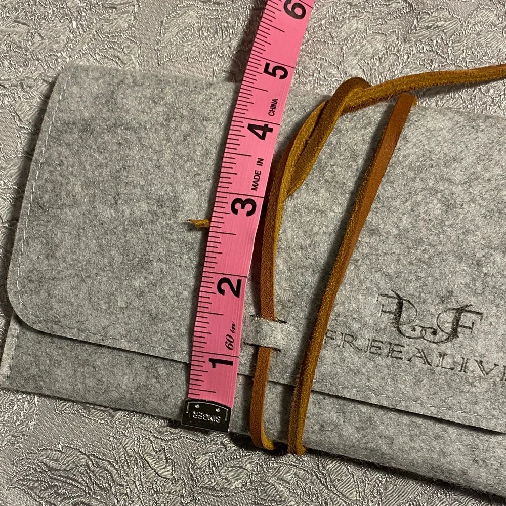 FREE ALIVE Gray and Brown Felt Tote and Clutch Set - Picture 10 of 11